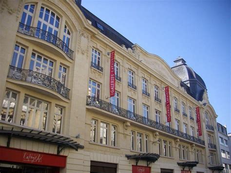 Les Galeries de la Capitale changent de mains .